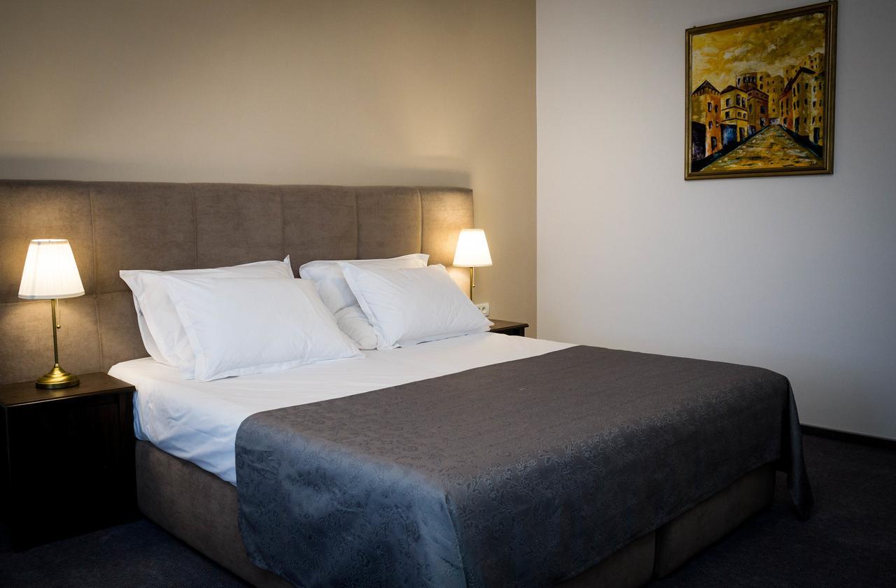 Nest Hotel Drobeta Turnu Severin Ngoại thất bức ảnh